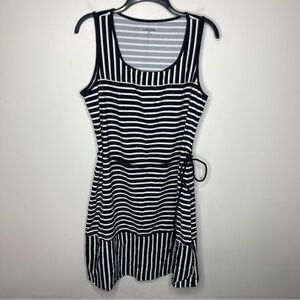 Lands End casual dress size medium black & white